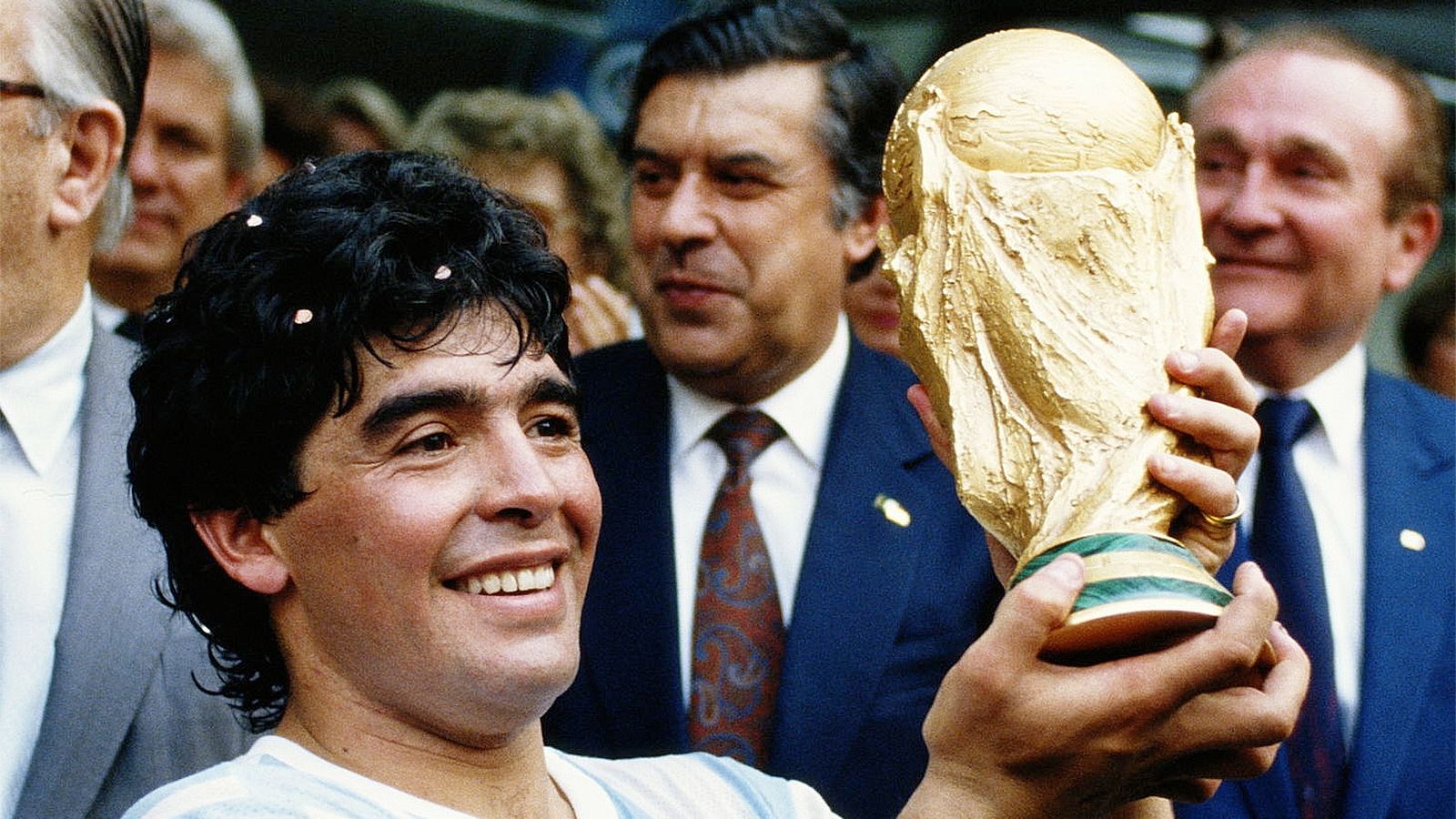 «Золотой мяч» Диего Марадоны с чемпионата мира 1986 года выставят на аукцион